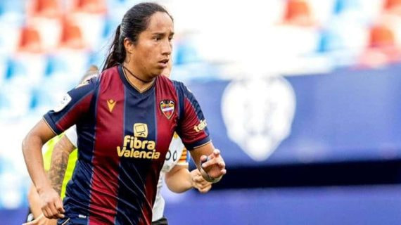 Mayra Ramírez, durante el derbi valenciano.