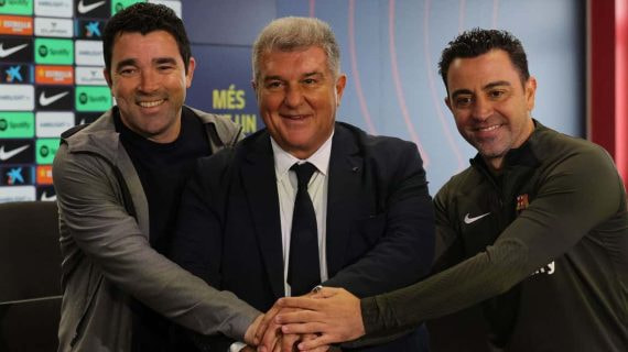 Deco, Laporta y Xavi escenifican la continuidad del entrenador.