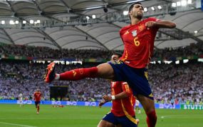 El futuro de Mikel Merino continúa en el aire.