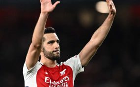 Mikel Merino, en un partido con el Arsenal.