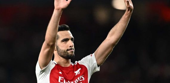 Mikel Merino, en un partido con el Arsenal.