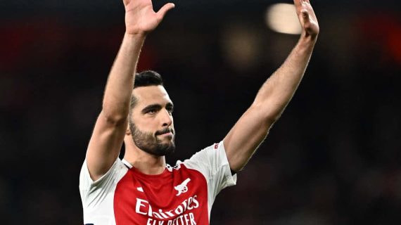 Mikel Merino, en un partido con el Arsenal.