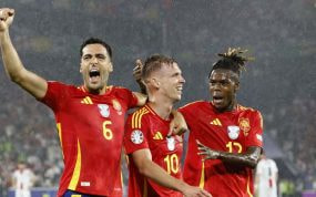 Merino celebra uno de los goles ante Georgia.