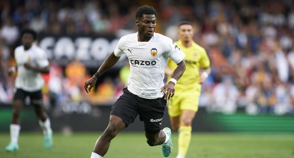 Yunus Musah, en un partido con el Valencia la pasada temporada.