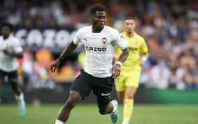 Yunus Musah, en un partido con el Valencia la pasada temporada.