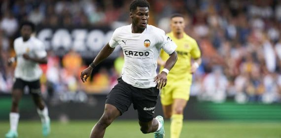 Yunus Musah, en un partido con el Valencia la pasada temporada.