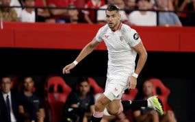 Rafa Mir, en un partido con el Sevilla.