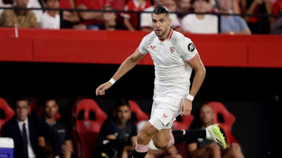 Rafa Mir, en un partido con el Sevilla.