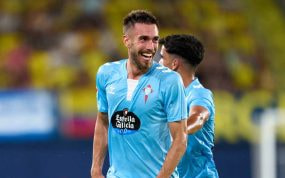 Óscar Mingueza celebra un gol esta temporada.