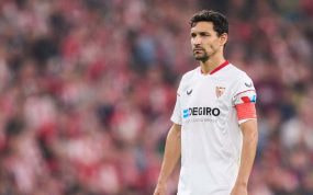 Jesús Navas durante un partido con el Sevilla.