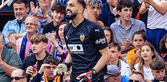 Mamardashvili en Mestalla.
