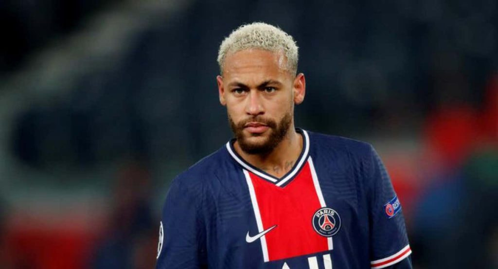 Neymar jugando con el PSG.
