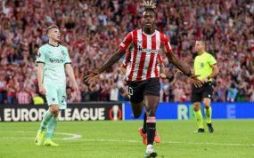 Nico Williams celebra un gol marcado en la Europa League.