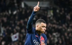Mbappé celebra un gol con el PSG.