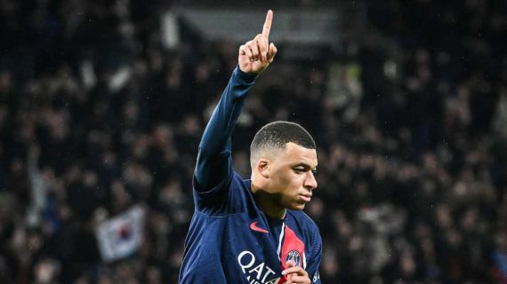 Mbappé celebra un gol con el PSG.