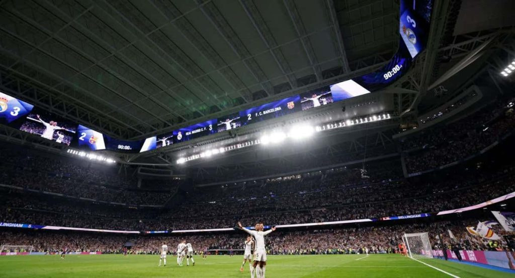 El estadio Santiago Bernabéu durante un Real Madrid-Barcelona.