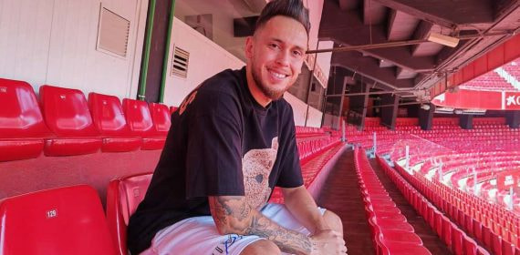 Lucas Ocampos posa para Relevo.