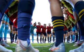 Corro de las jugadoras de la selección en la pasada Eurocopa.