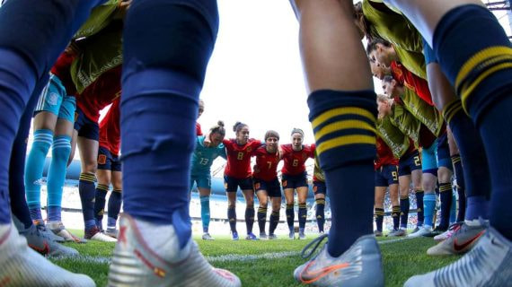 Corro de las jugadoras de la selección en la pasada Eurocopa.