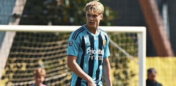 Lucas Bergvall, durante un partido con su club.