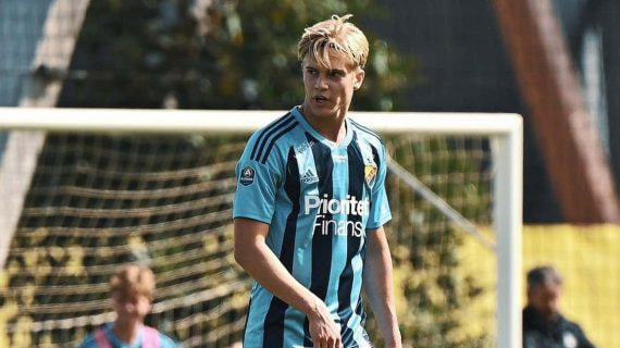 Lucas Bergvall, durante un partido con su club.