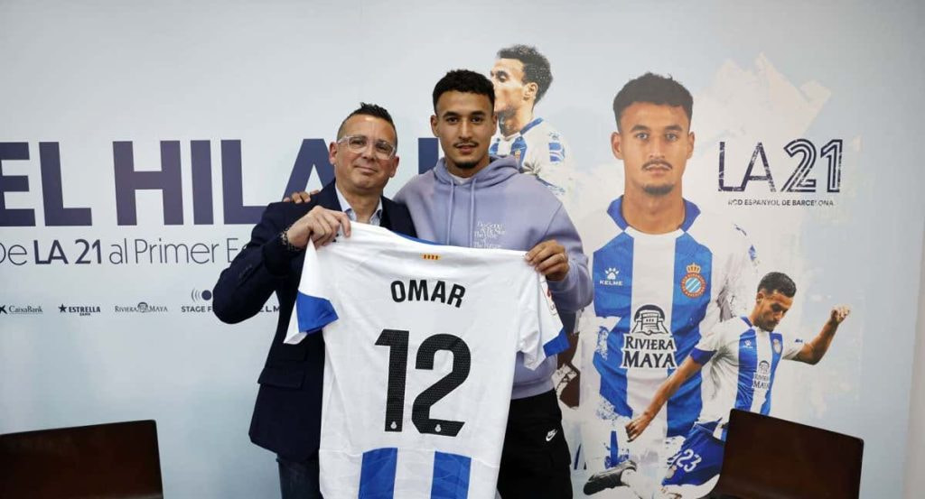 Ramon Guerrero, director de la Residencia, junto a Omar El Hilali, en su renovación.