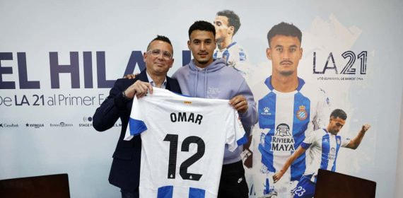 Ramon Guerrero, director de la Residencia, junto a Omar El Hilali, en su renovación.