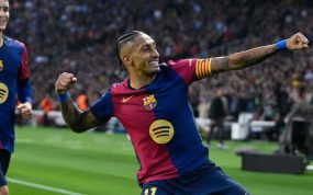 Raphinha celebra un gol con el Barcelona.