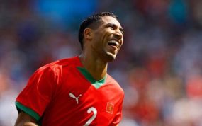 Achraf Hakimi durante un partido de la selección de Marruecos.