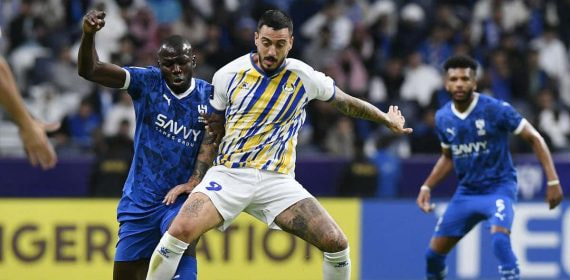 Joselu en un partido en Catar.