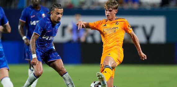 Nico Paz durante un partido de pretemporada del Real Madrid.