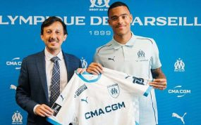 El presidente del Olympique de Marsella, Pablo Longoria, el día de la presentación de Mason Greenwood.