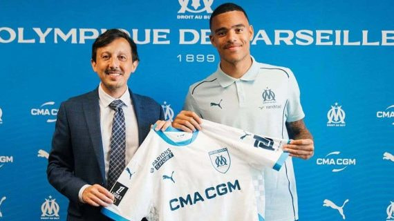 El presidente del Olympique de Marsella, Pablo Longoria, el día de la presentación de Mason Greenwood.