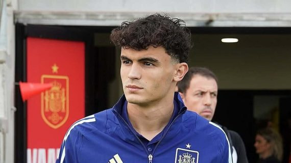 Bajcetic, durante una concentración de la Selección Sub-21.