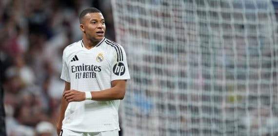 Kylian Mbappé, durante un partido del Real Madrid en el Santiago Bernabéu.