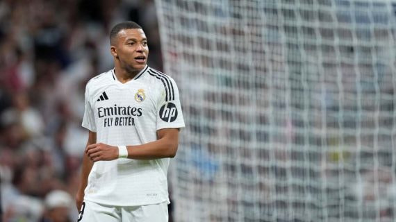 Kylian Mbappé, durante un partido del Real Madrid en el Santiago Bernabéu.