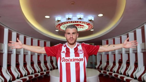 Pep Biel durante su presentación en Olympiacos.