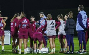 Las jugadoras y el cuerpo técnico durante un entrenamiento de la Selección en un entrenamiento del Mundial femenino.