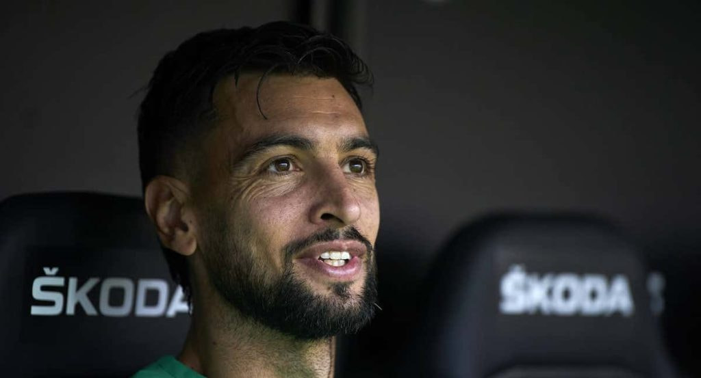 Javier Pastore, en el banquillo durante su etapa en el Elche.