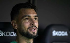 Javier Pastore, en el banquillo durante su etapa en el Elche.