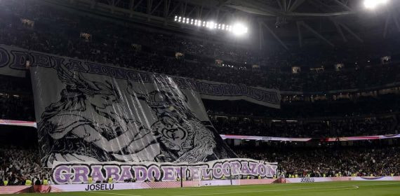 Tifo del Real Madrid antes del partido contra el Atlético.