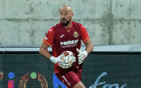 Pepe Reina con el Villarreal CF.