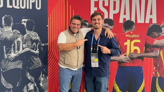 Joaquín Maroto y Manu Amor, en el Media Center de la Selección en la Eurocopa de Alemania.
