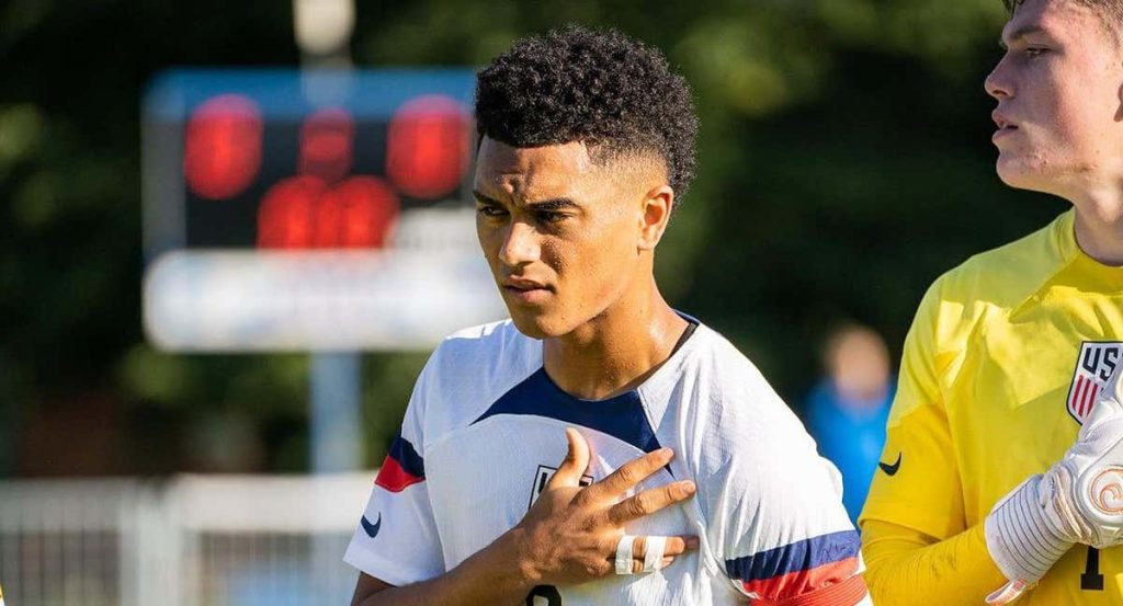 Pedro Soma, durante un partido con las categorías inferiores de la selección estadounidense.