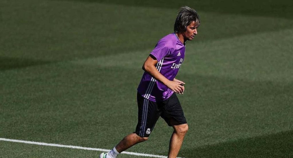 Fábio Coentrão en un entrenamiento con el Real Madrid.