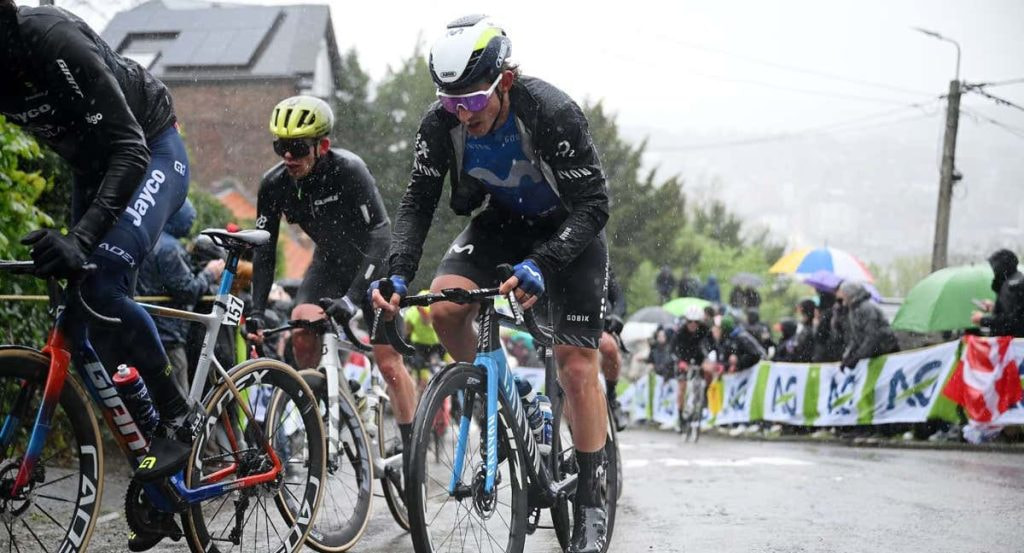 Iván García Cortina hubo de disputar la Flecha Valona de este miércoles por la escasez de efectivos en su equipo.