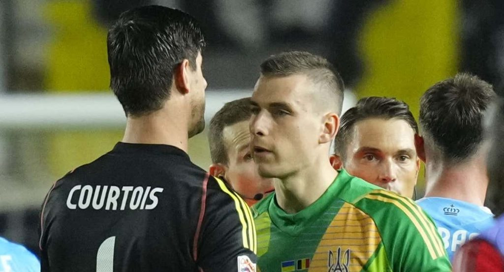 Courtois y Lunin, en un reciente enfrentamiento en la Nations con sus respectivas selecciones.