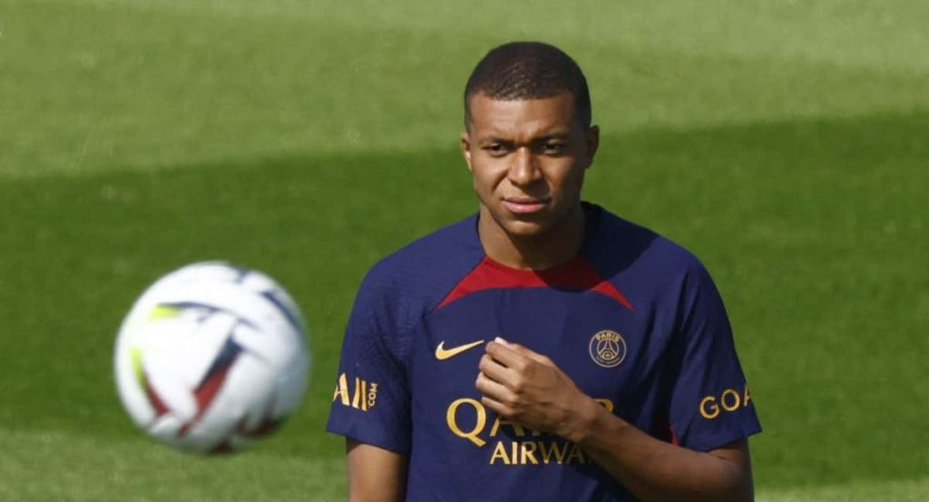 Kylian Mbappé, una de las grandes estrellas del fútbol actual que exigen cobrar primas.
