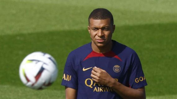 Kylian Mbappé, una de las grandes estrellas del fútbol actual que exigen cobrar primas.