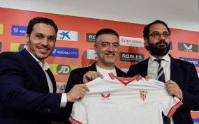 La presentación de García Pimienta en el Sevilla, con Del Nido y Orta.